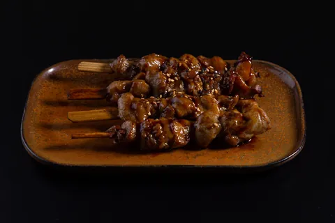 Brochettes de Poulet Sauce Yakitori (4 pièces) de Mas Sushi