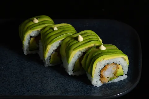 Signature dragon roll (4 pièces) de Mas Sushi