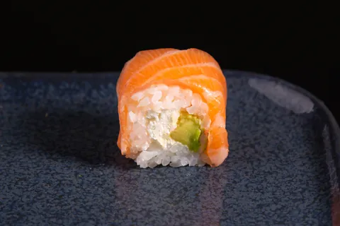 Salmon roll avocat cheese (4 pièces) de Mas Sushi