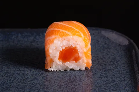 Salmon roll saumon (4 pièces) de Mas Sushi