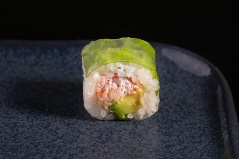 Spring crabe avocat (4 pièces) de Mas Sushi