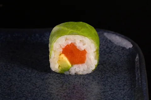 Spring saumon avocat (4 pièces) de Mas Sushi