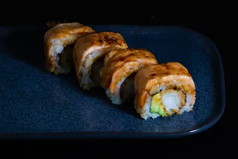 Signature tiger roll (4 pièces) de Mas Sushi