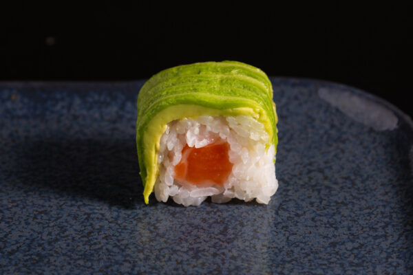 Avocado roll saumon (4pcs)