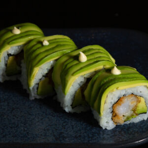 Signature dragon roll (4pcs)