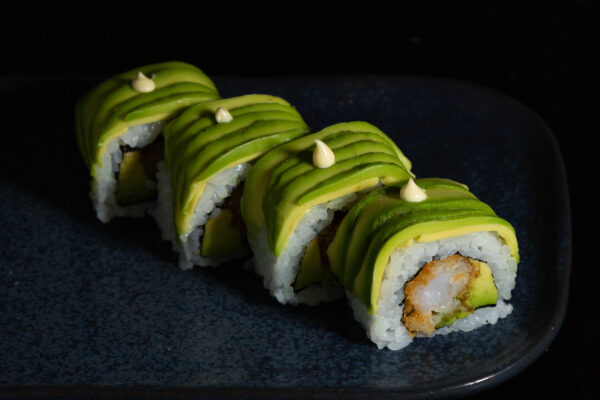 Signature dragon roll (4pcs)