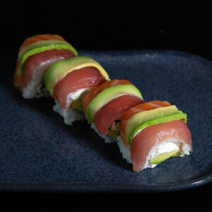 Signature rainbow roll (4pcs)