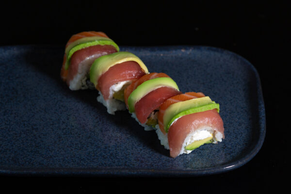Signature rainbow roll (4pcs)